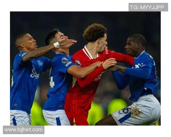 利物浦2-0维拉升第3!完结英超4连败+近11场初次零封 大马丁送礼